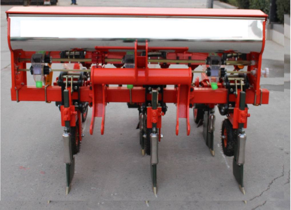 el tractor de granja 12-25kw ejecuta tres líneas maíz que siembra la máquina fácil de utilizar proveedor